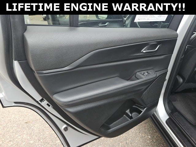 2024 Jeep Grand Cherokee L Altitude 4x4