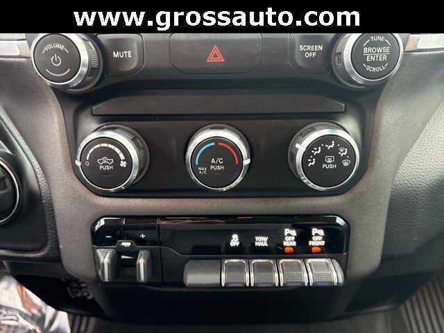 2020 RAM 1500 Big Horn Crew Cab 4x4 5'7' Box