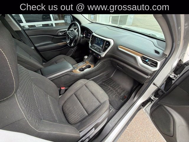 2017 GMC Acadia SLE-2