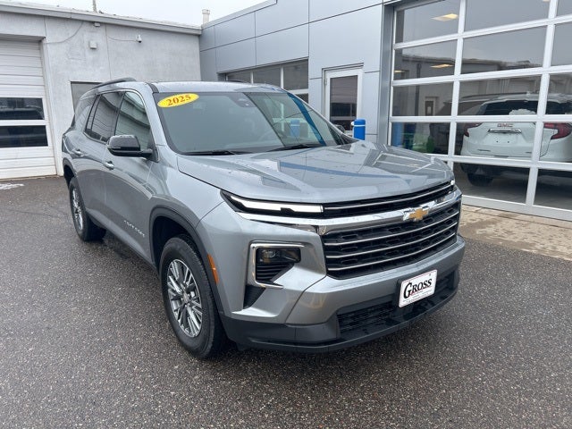 2025 Chevrolet Traverse AWD LT