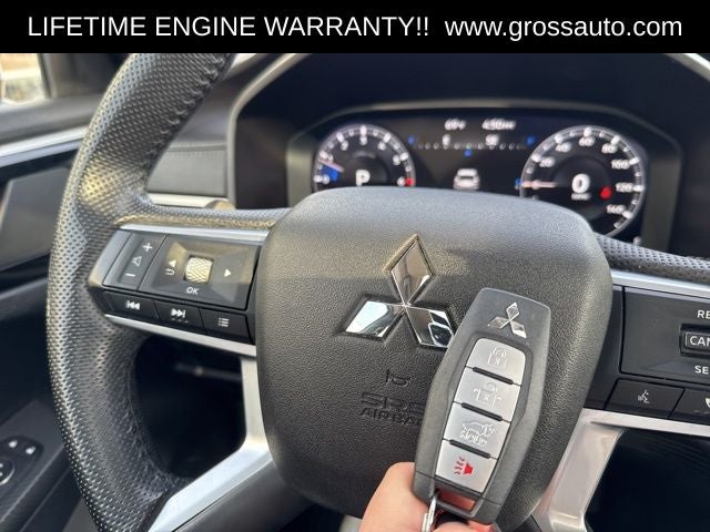 2024 Mitsubishi Outlander SE